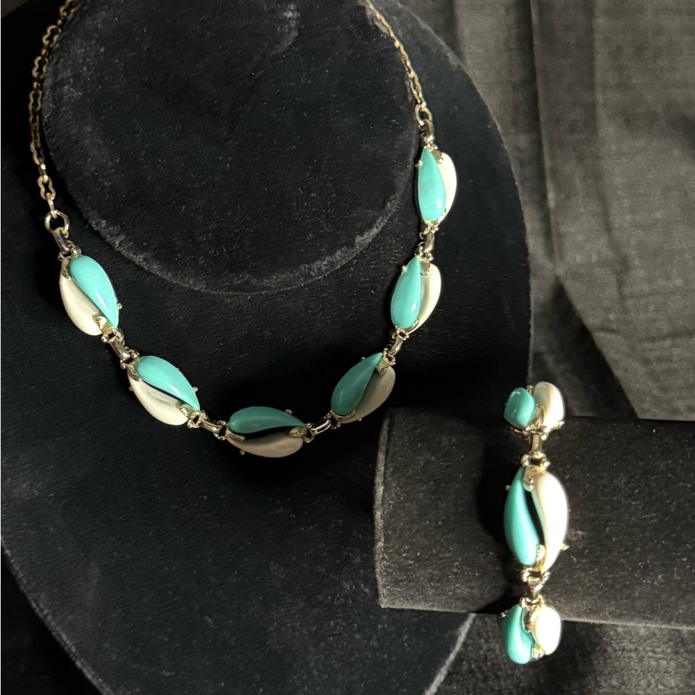 Elegant Turquoise and White Choker and Bracelet Set